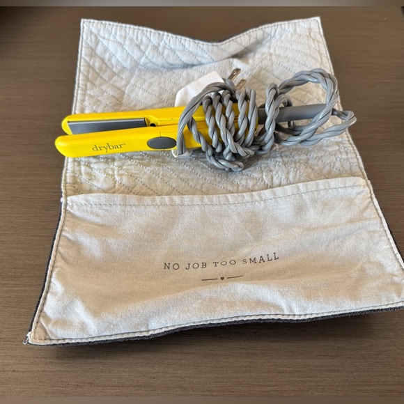 Drybar Travel Size Straightener - Picture 1 of 3